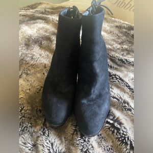 Women’s size 10 suede booties